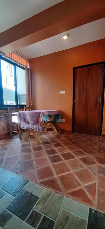 Looniva Guest House Lalitpur Екстериор снимка