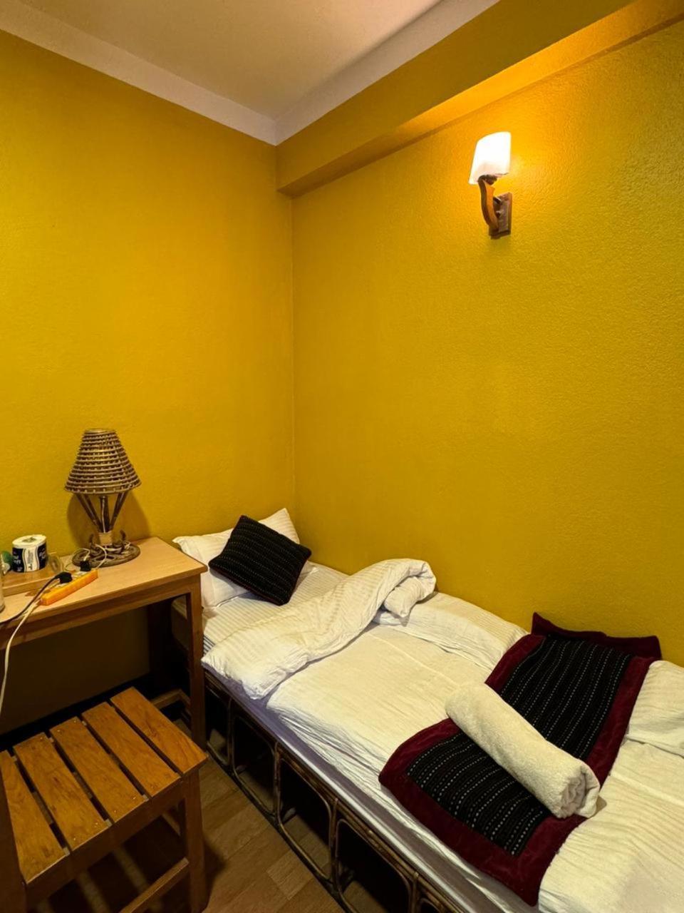 Looniva Guest House Lalitpur Стая снимка