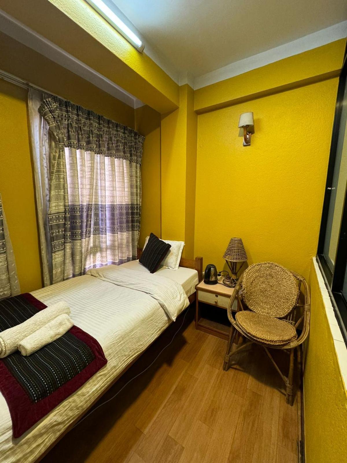 Looniva Guest House Lalitpur Стая снимка
