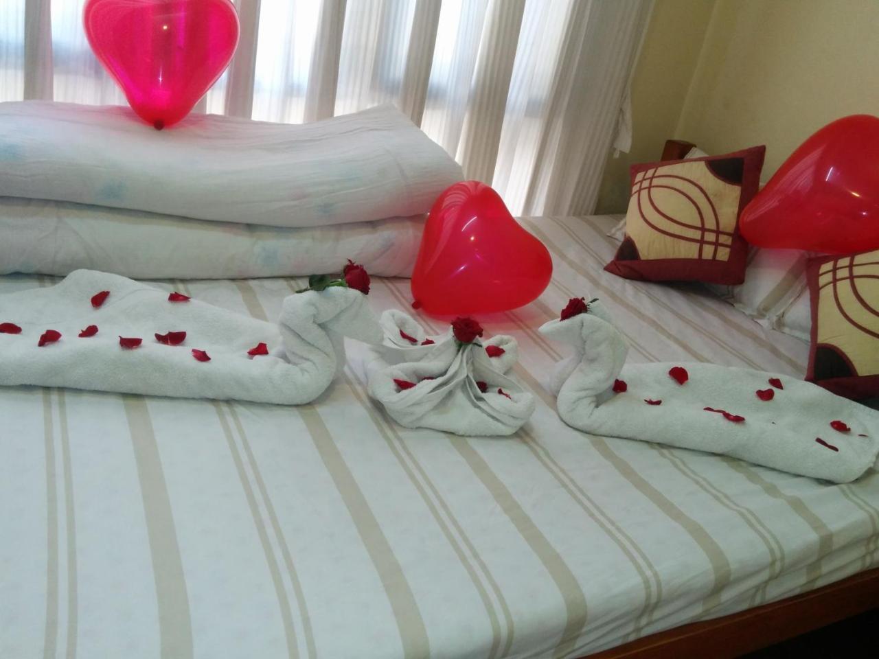 Looniva Guest House Lalitpur Екстериор снимка